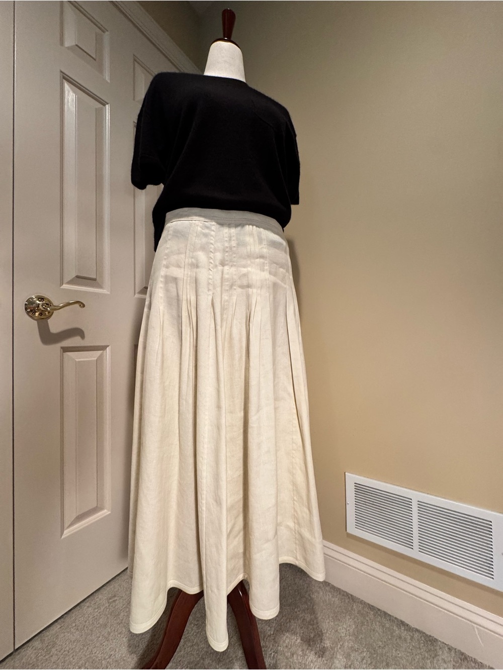 COS Linen/Cotton/Spandex Blend Pleatet Skirt